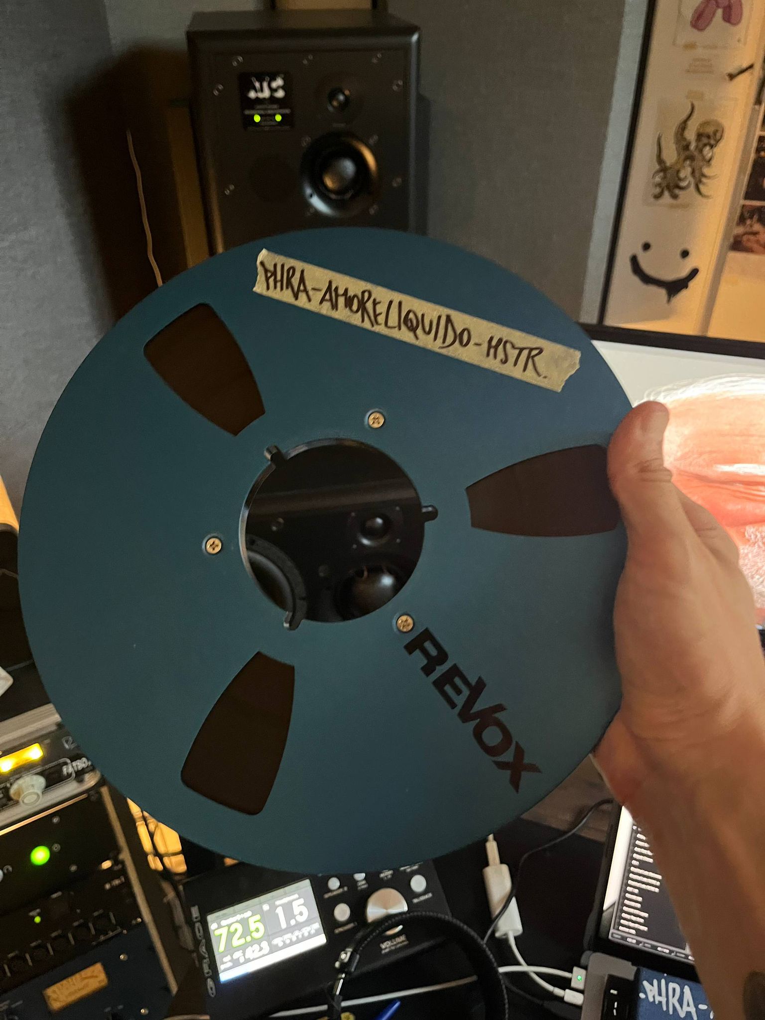 Amore Liquido Mockup 1